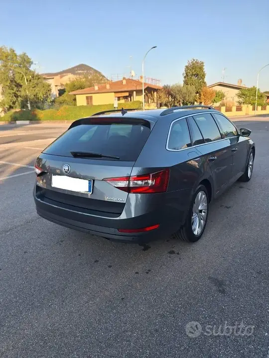 Skoda Superb 2017 photo 5