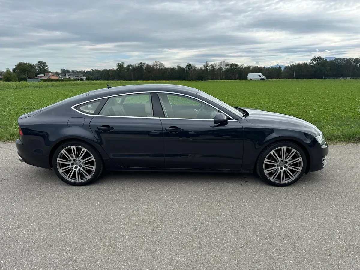 Audi A7 2011 photo 2