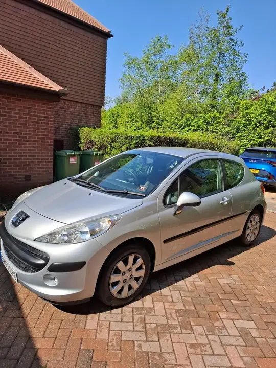 Peugeot 207 2008 photo 3