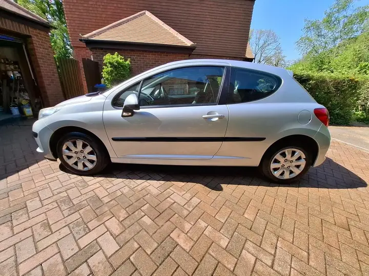 Peugeot 207 2008 photo 5