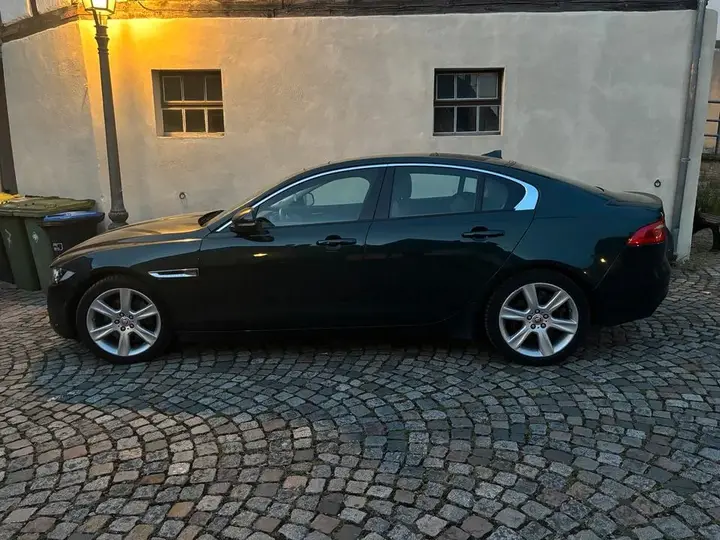 Jaguar Xe
