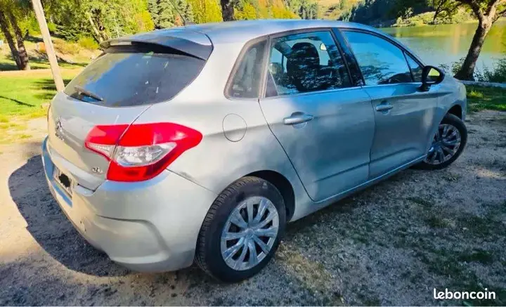 Citroen C4 2012 photo 2