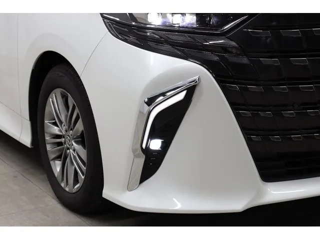 Toyota Alphard 2025 photo 4