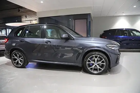 BMW X5 M 2022 photo 2