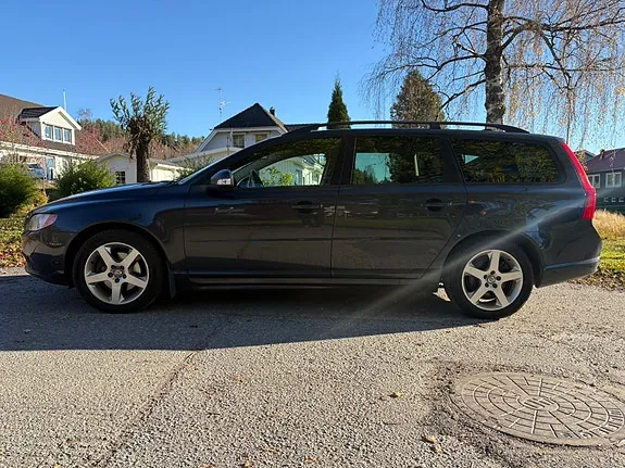 Volvo V70 2009 photo 2