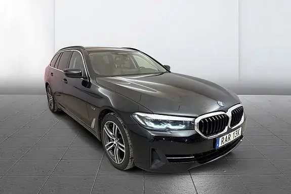 BMW 530E 2024 photo 3