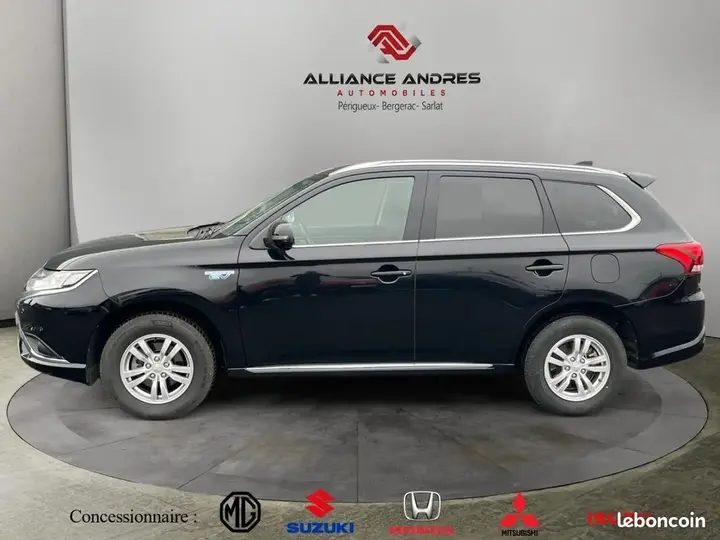 Mitsubishi Outlander 2018 photo 2