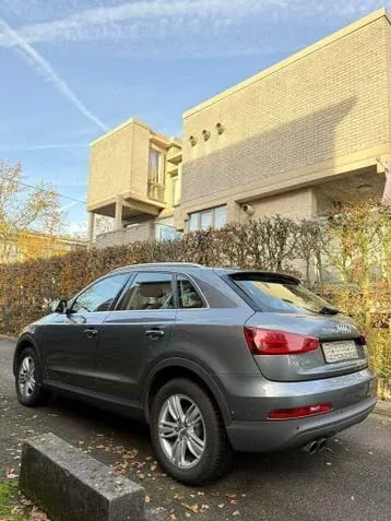 Audi Q3 2012 photo 2