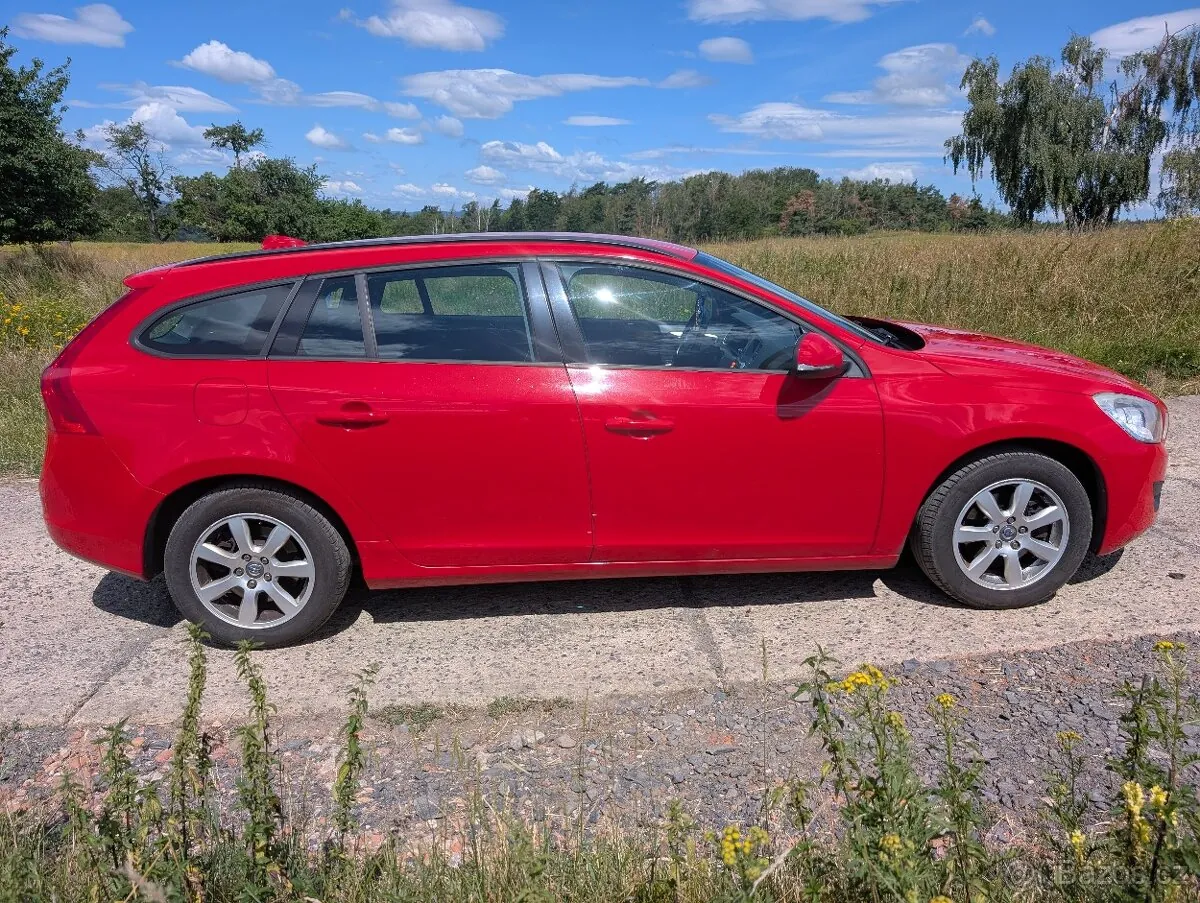Volvo V60 2012 photo 2