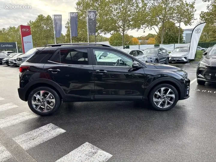 Kia Stonic 2023 photo 4