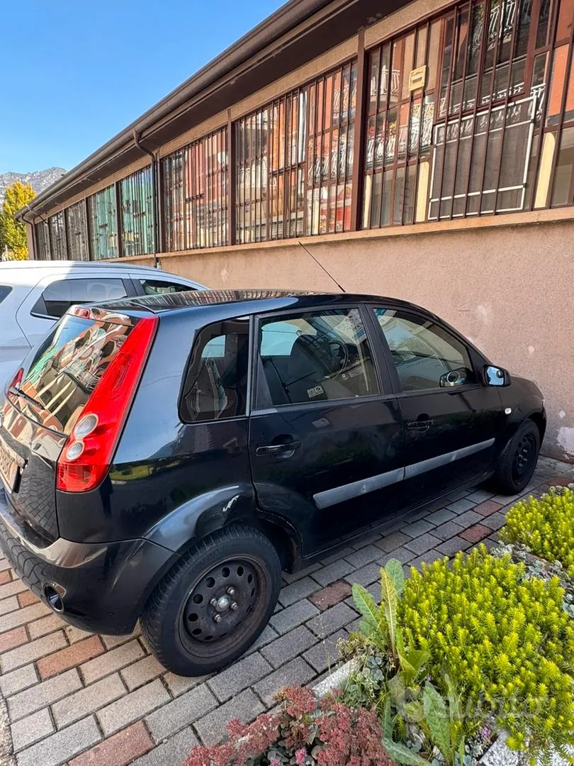 Ford Fiesta 2006 photo 3