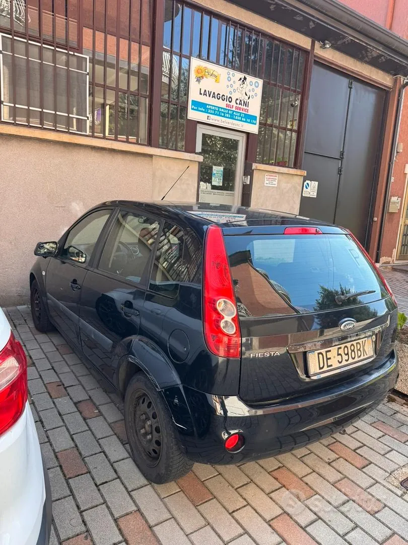 Ford Fiesta 2006 photo 2