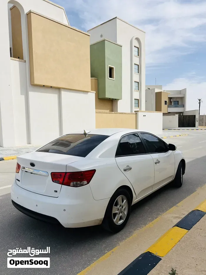 Kia Forte 2010 photo 3
