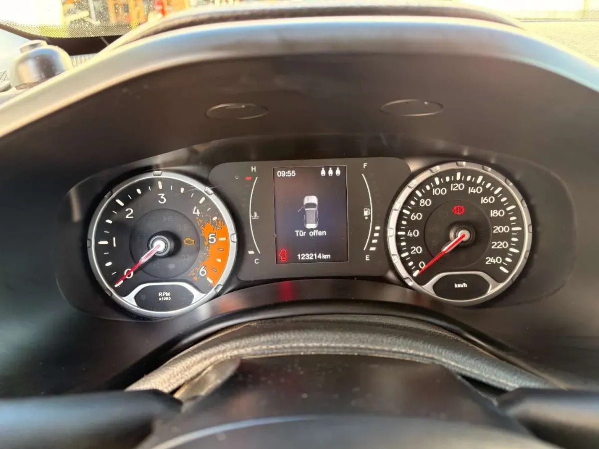 Jeep Renegade 2015 photo 3