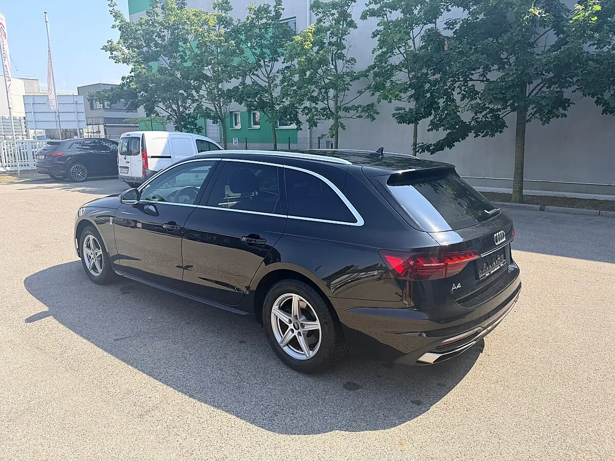 Audi A4 2022 photo 3