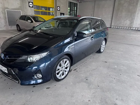 Toyota Auris 2014 photo 2