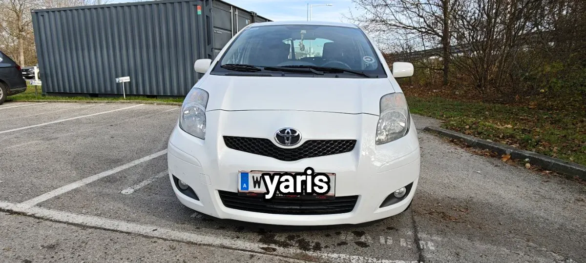 Toyota Yaris 2009 photo 2