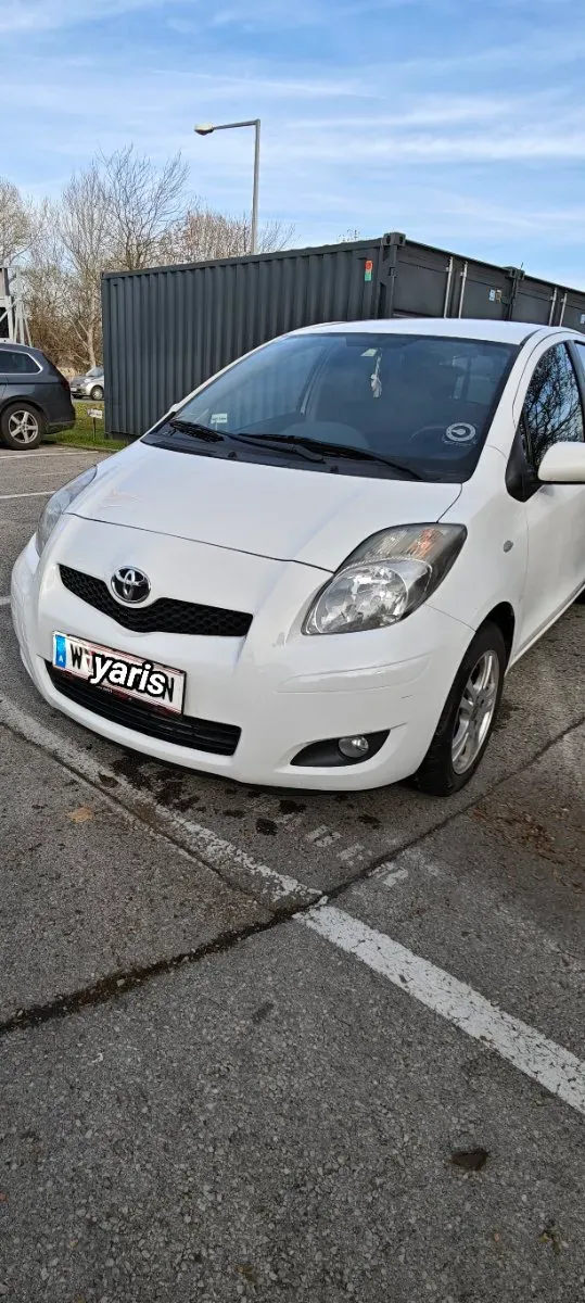 Toyota Yaris 2009 photo 3