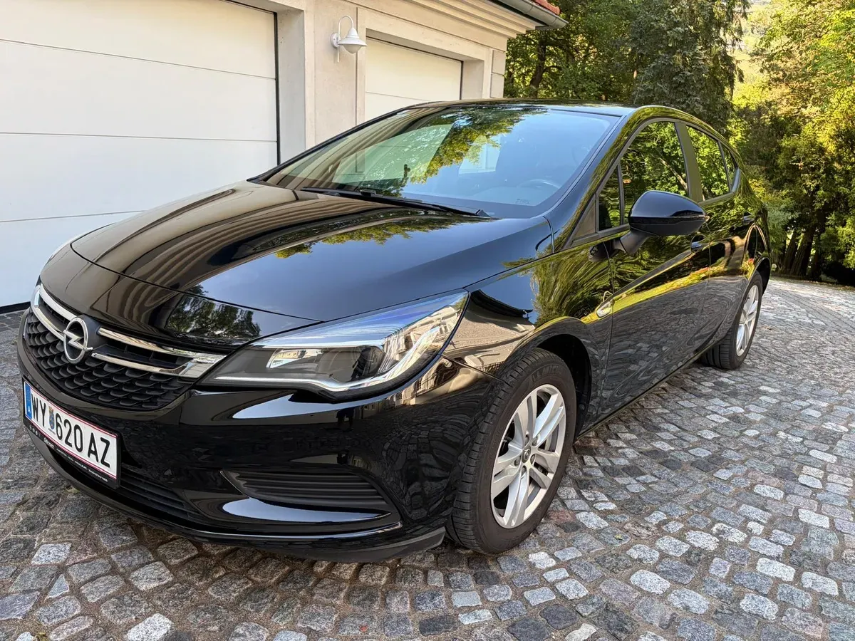 Opel Astra 2018 photo 2