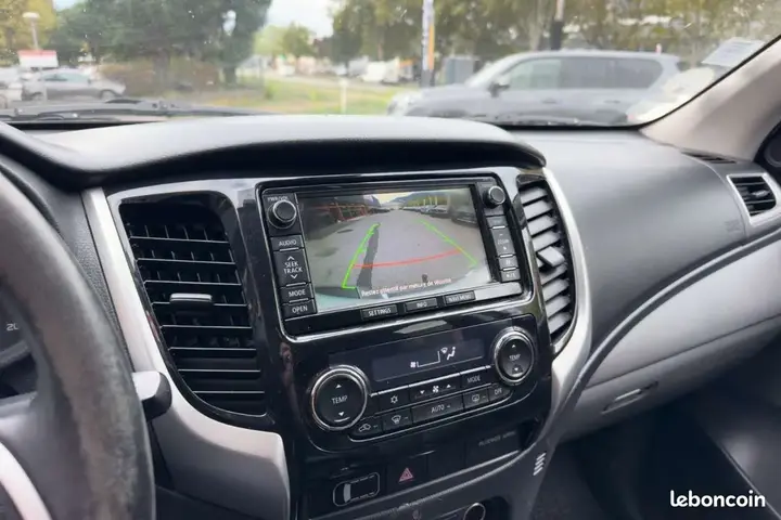 Mitsubishi L200 2016 photo 5