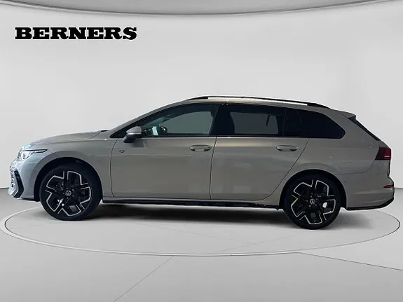 Volkswagen Golf 2026 photo 2
