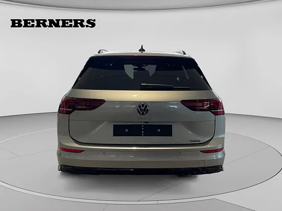 Volkswagen Golf 2026 photo 4
