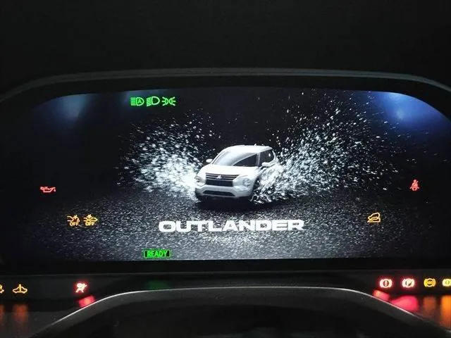 Mitsubishi Outlander 2023 photo 4