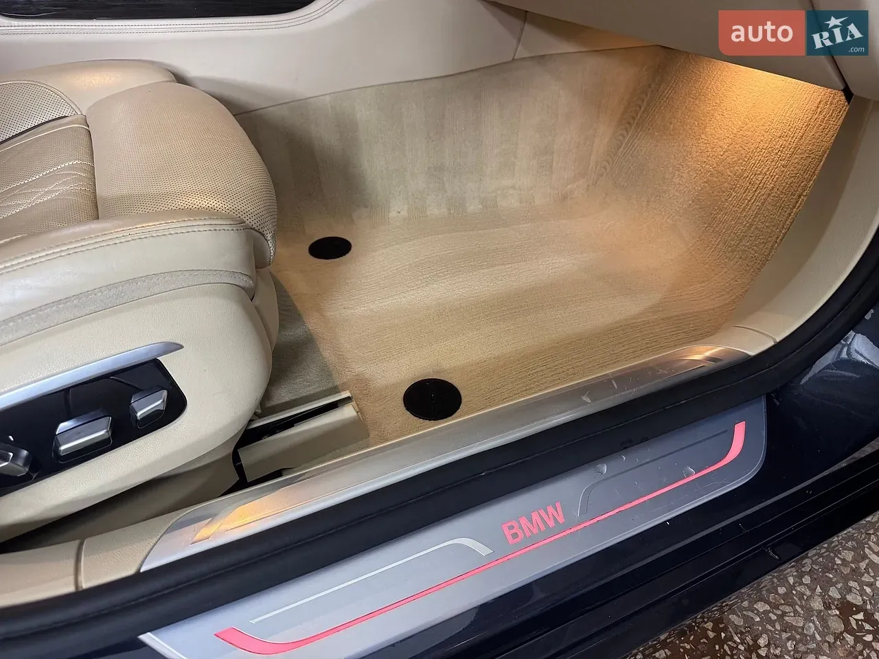 BMW 7 Series 2015 photo 2