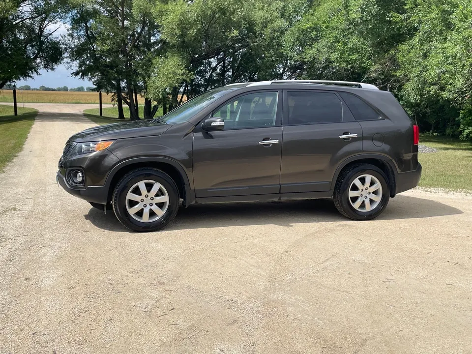 Kia Sorento 2011 photo 2