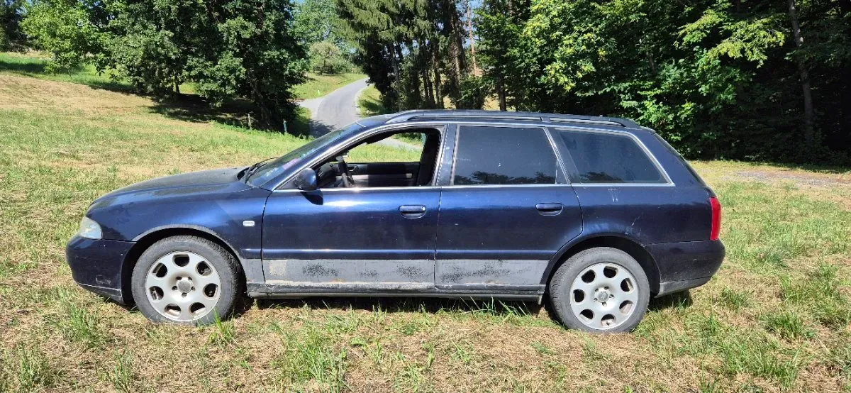 Audi A4 1999 photo 2