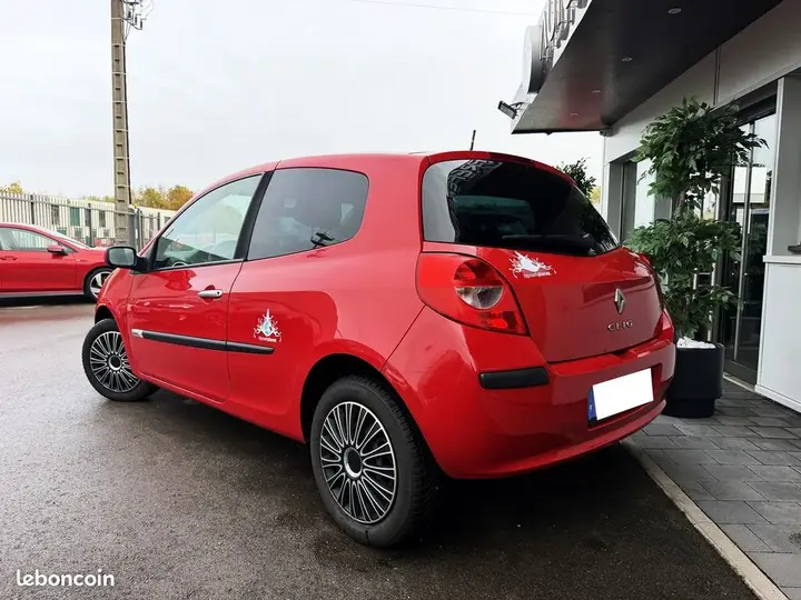 Renault Clio 2009 photo 4