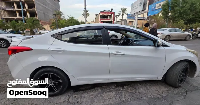 Hyundai Elantra 2012 photo 3