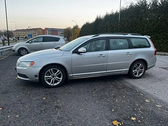 Volvo V70 2009 photo 2