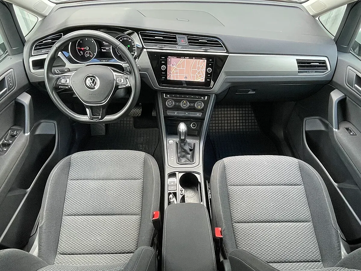 Volkswagen Touran 2020 photo 2