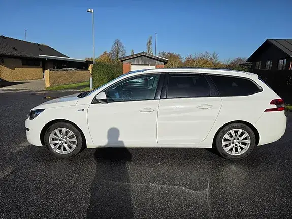 Peugeot 308 2016 photo 2