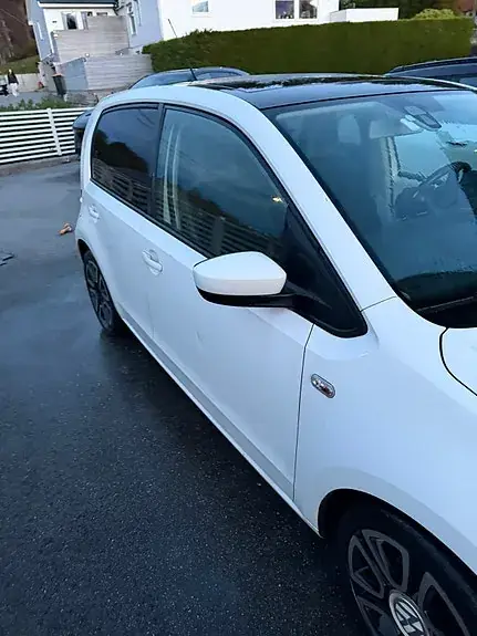 Volkswagen Up 2013 photo 2