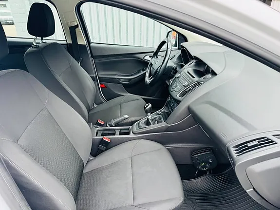 Ford Focus 2017 photo 5