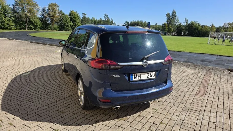 Opel Zafira 2013 photo 2