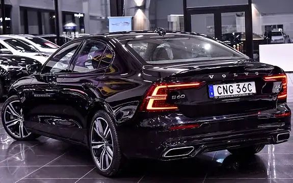 Volvo S60 2021 photo 2