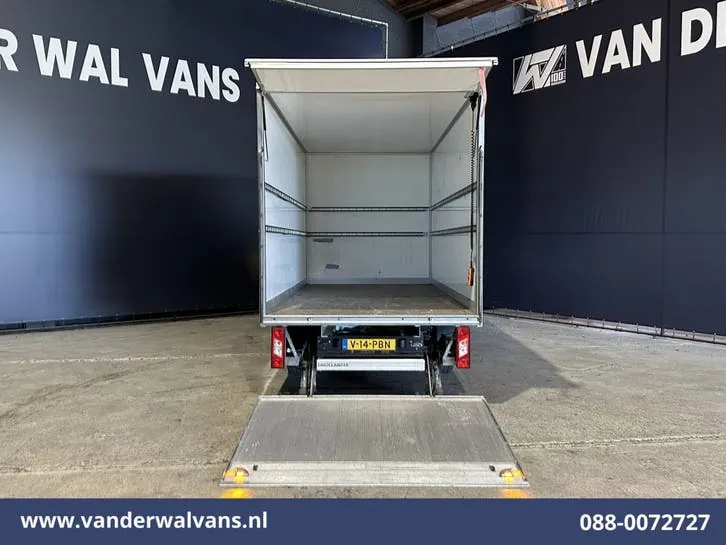 Ford Transit 2022 photo 2