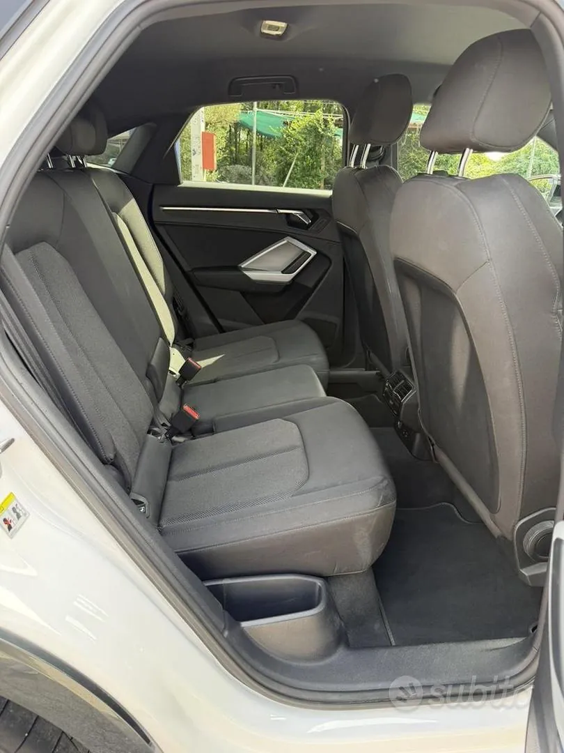 Audi Q3 2023 photo 2