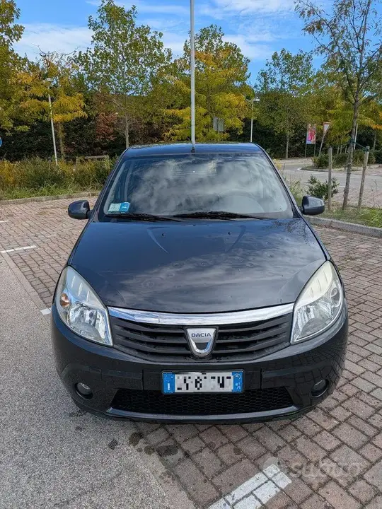 Dacia Sandero 2009 photo 2