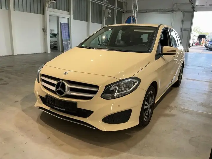 Mercedes-Benz B 200D