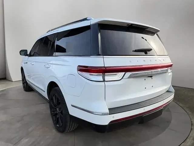 Lincoln Navigator 2023 photo 3