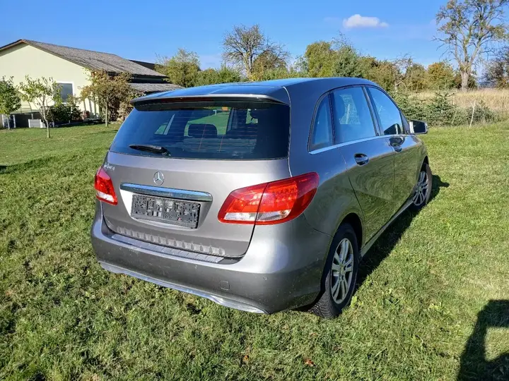 Mercedes-Benz B-Class 2017 photo 3