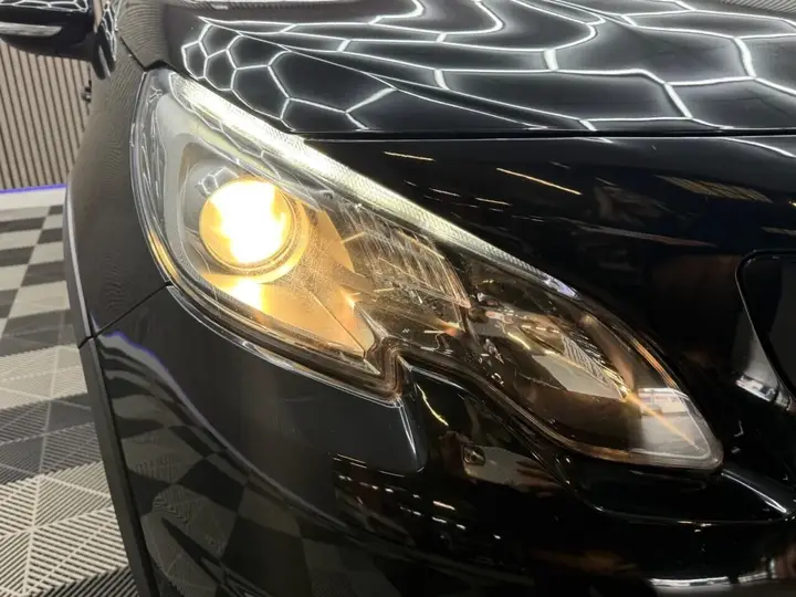 Peugeot 2008 2018 photo 3