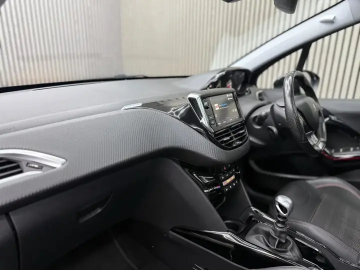 Peugeot 2008 2018 photo 5