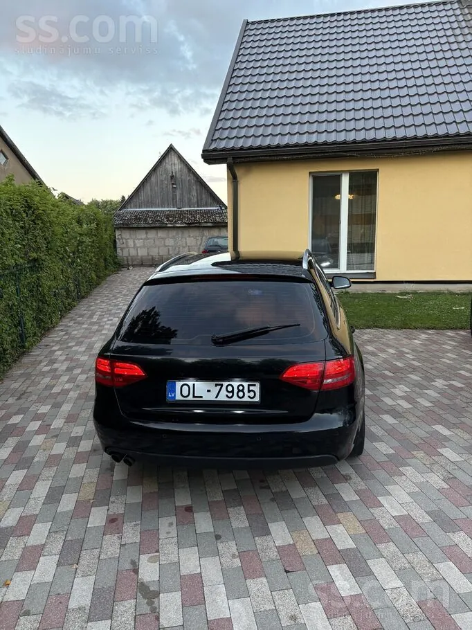 Audi A4 2010 photo 4