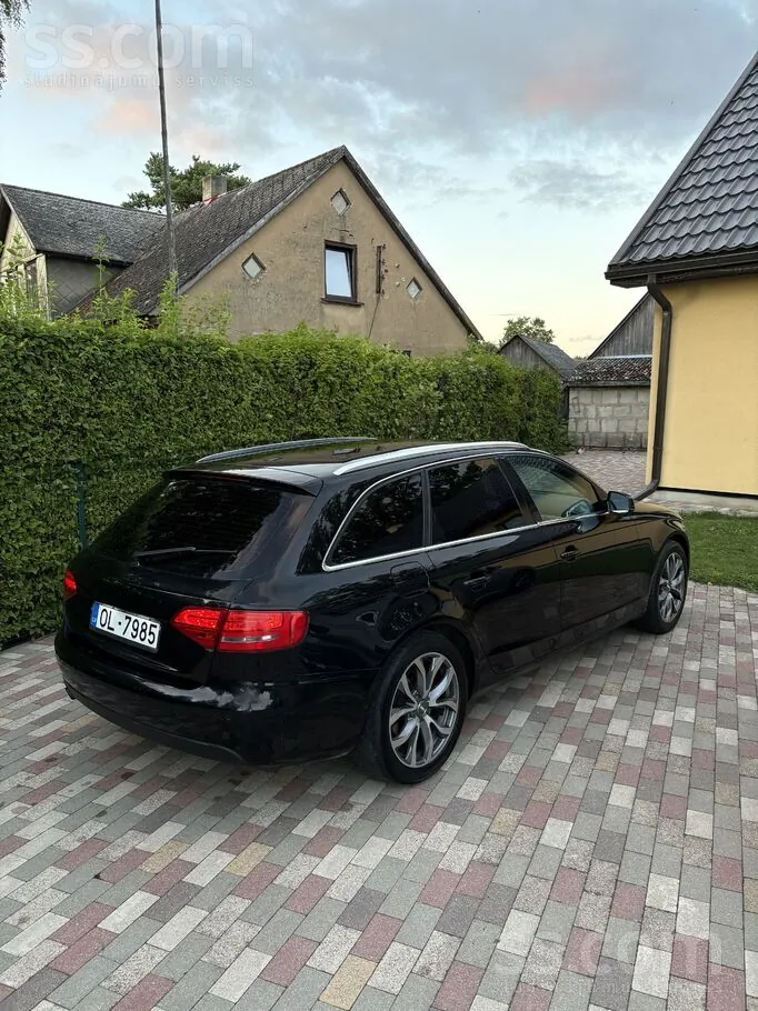 Audi A4 2010 photo 5