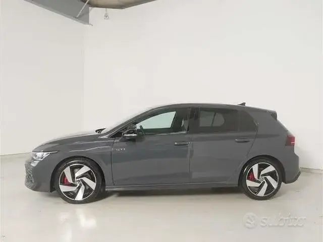 Volkswagen Golf 2025 photo 4